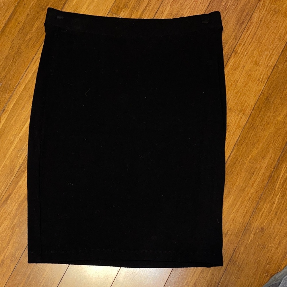 Dalia Collection Classic Black Pencil Skirt